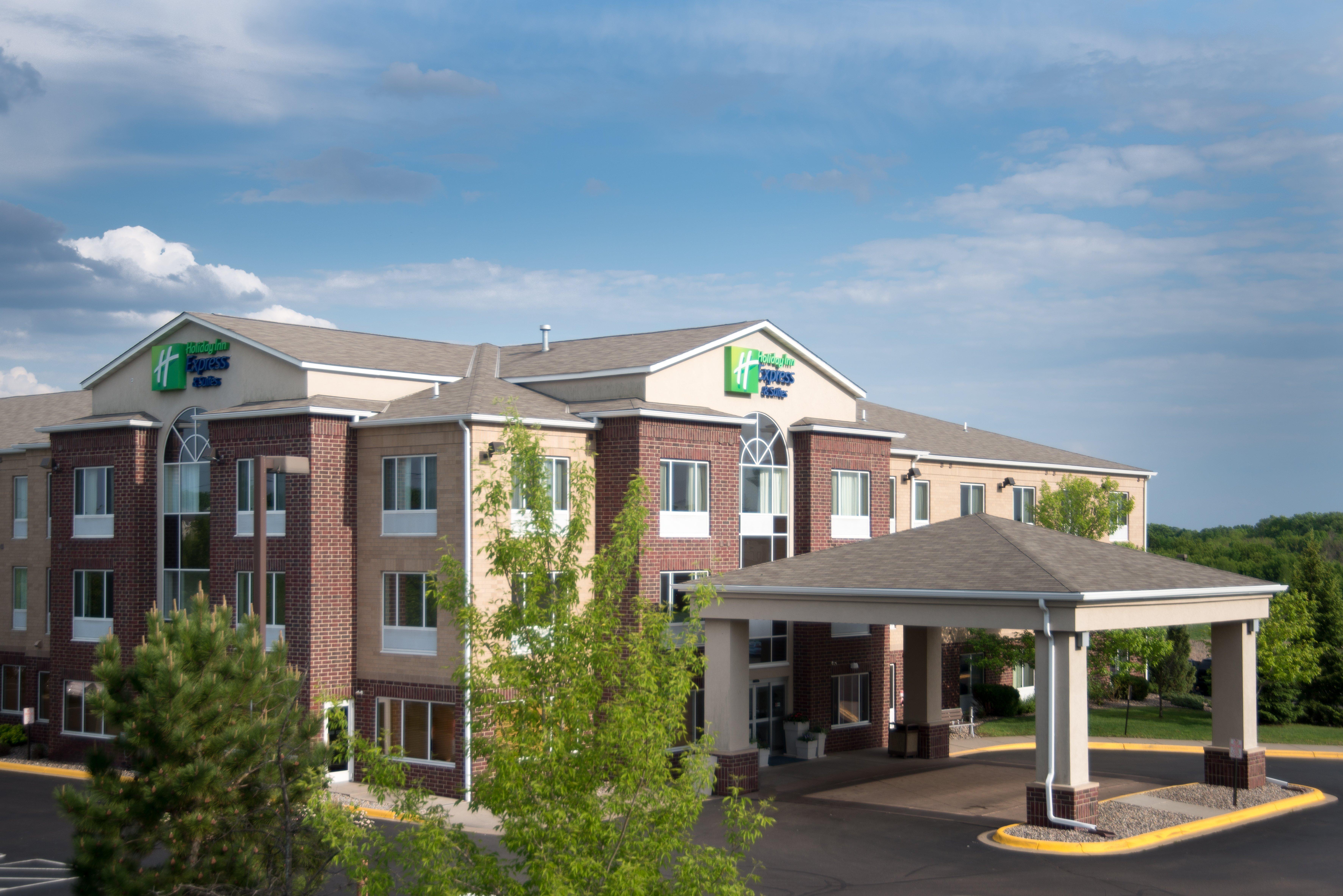 Holiday Inn Express Hotel & Suites Chanhassen By Ihg Ngoại thất bức ảnh