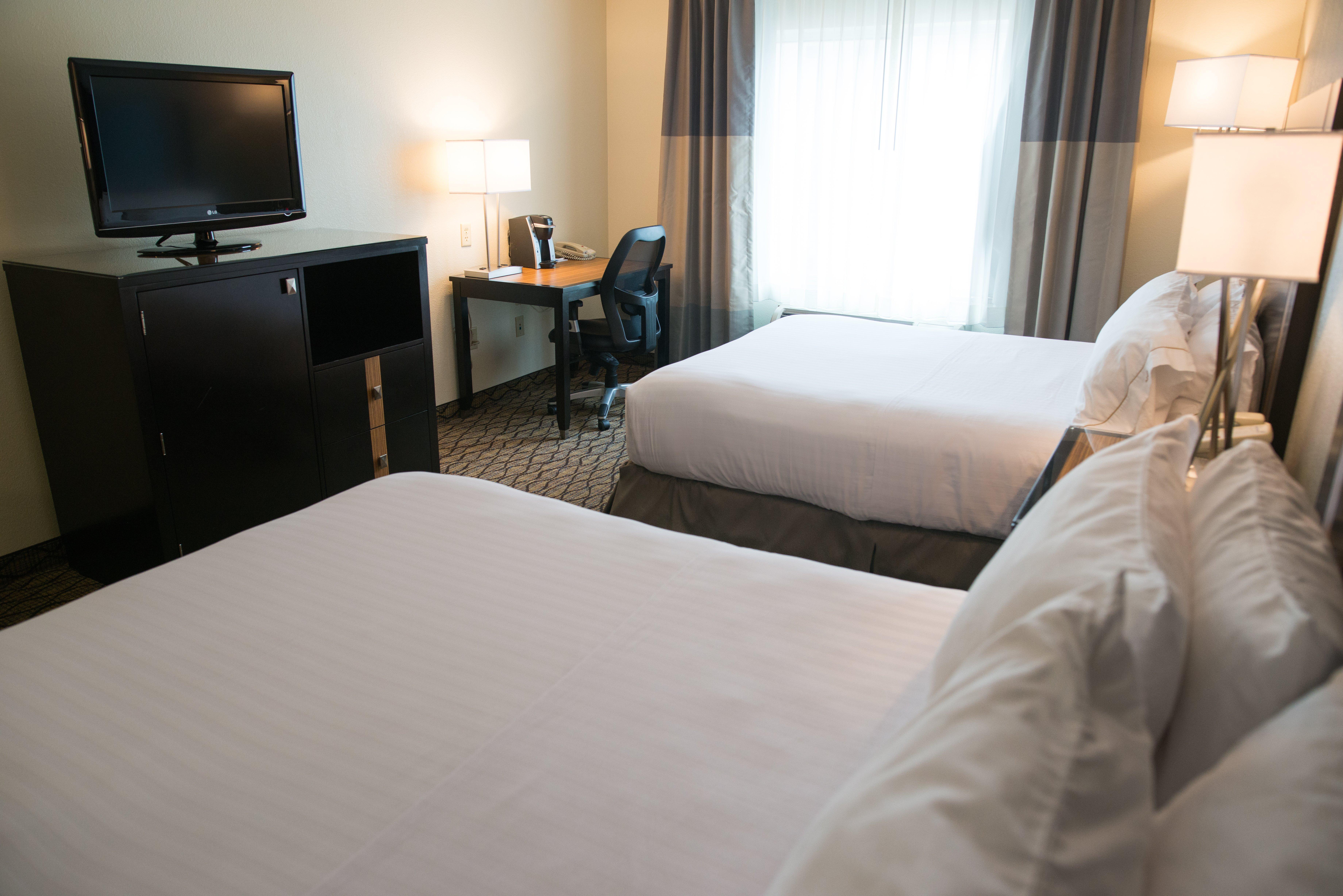 Holiday Inn Express Hotel & Suites Chanhassen By Ihg Ngoại thất bức ảnh