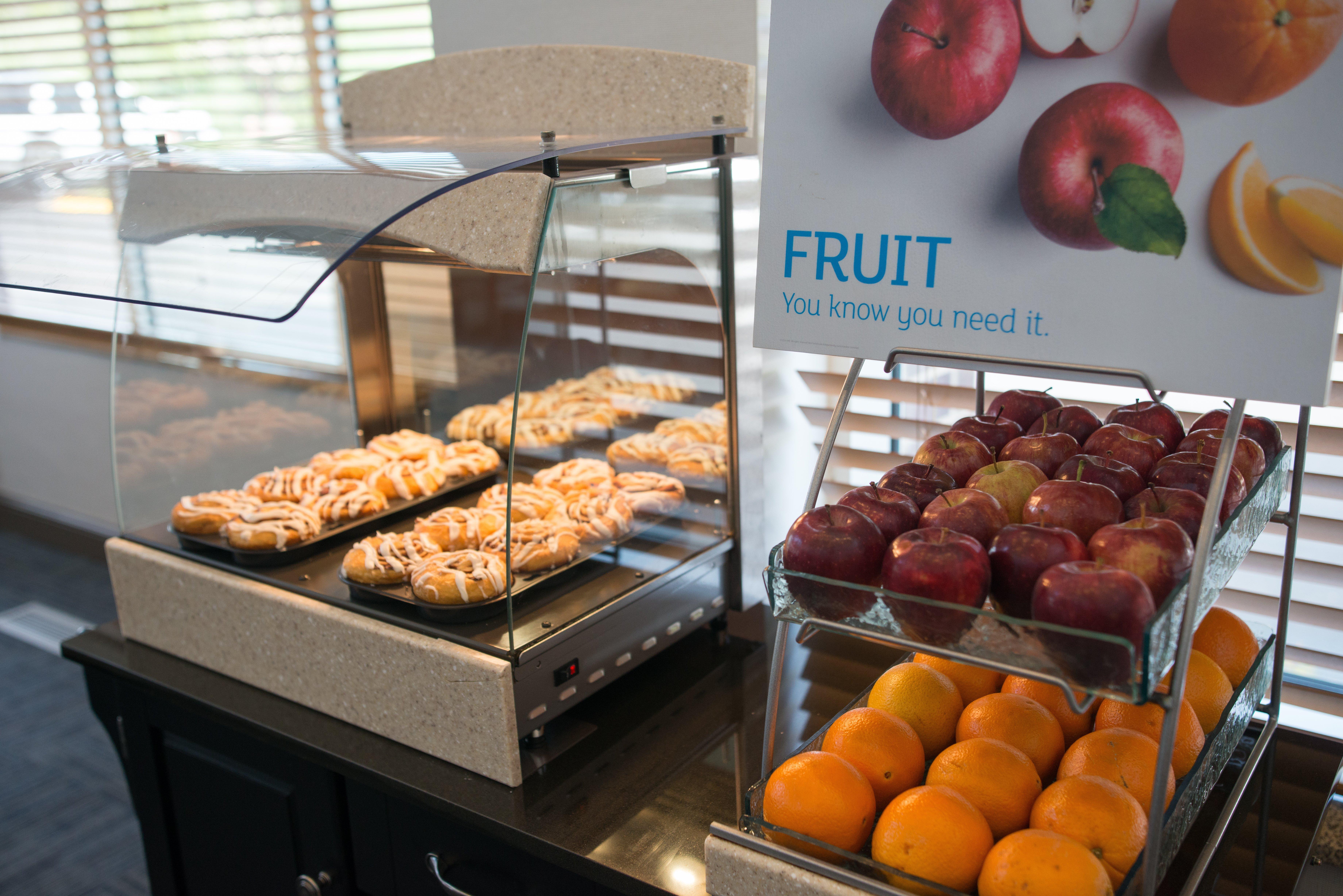 Holiday Inn Express Hotel & Suites Chanhassen By Ihg Ngoại thất bức ảnh