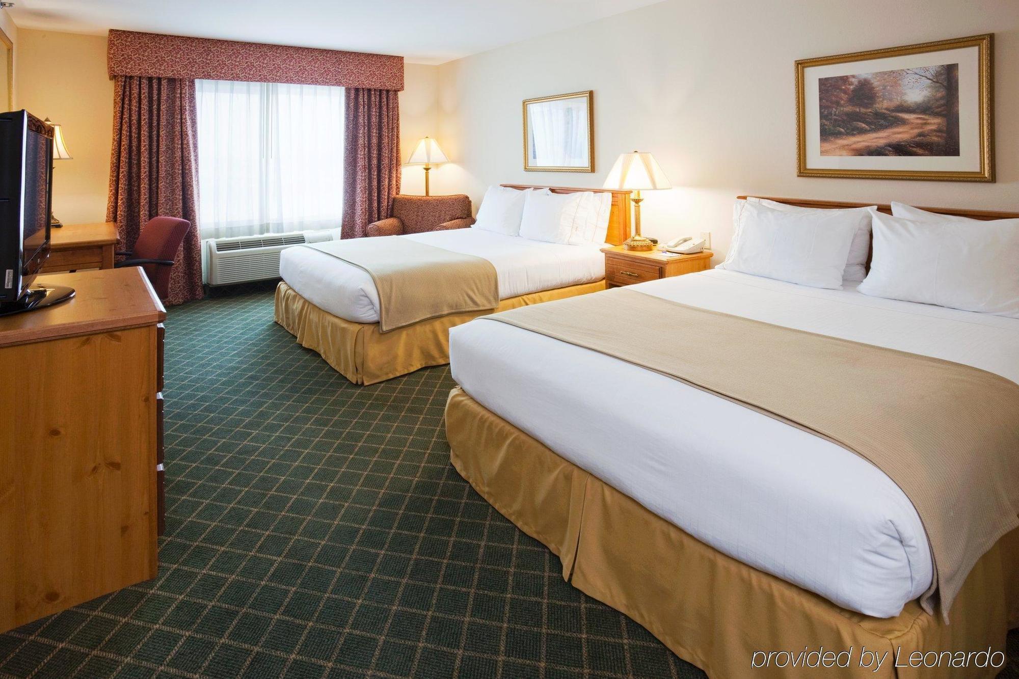 Holiday Inn Express Hotel & Suites Chanhassen By Ihg Ngoại thất bức ảnh